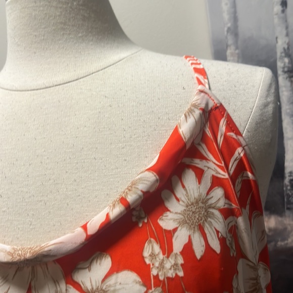 NWT Lilly Morgan floral flowy tank - Picture 2 of 5
